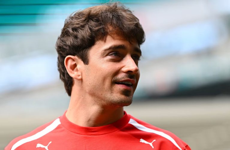 Ferrari și Charles Leclerc își continuă parteneriatul: pilotul monegasc a semnat un nou contract multianual
