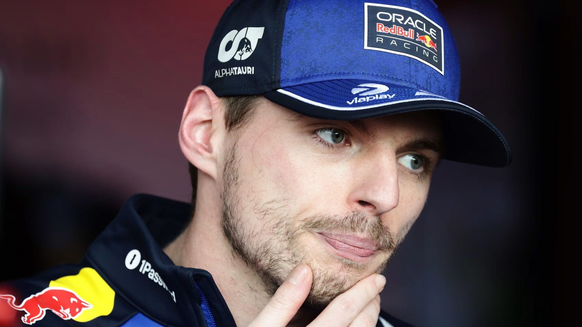 Max Verstappen își analizează viitorul în Formula 1 în următoarele luni