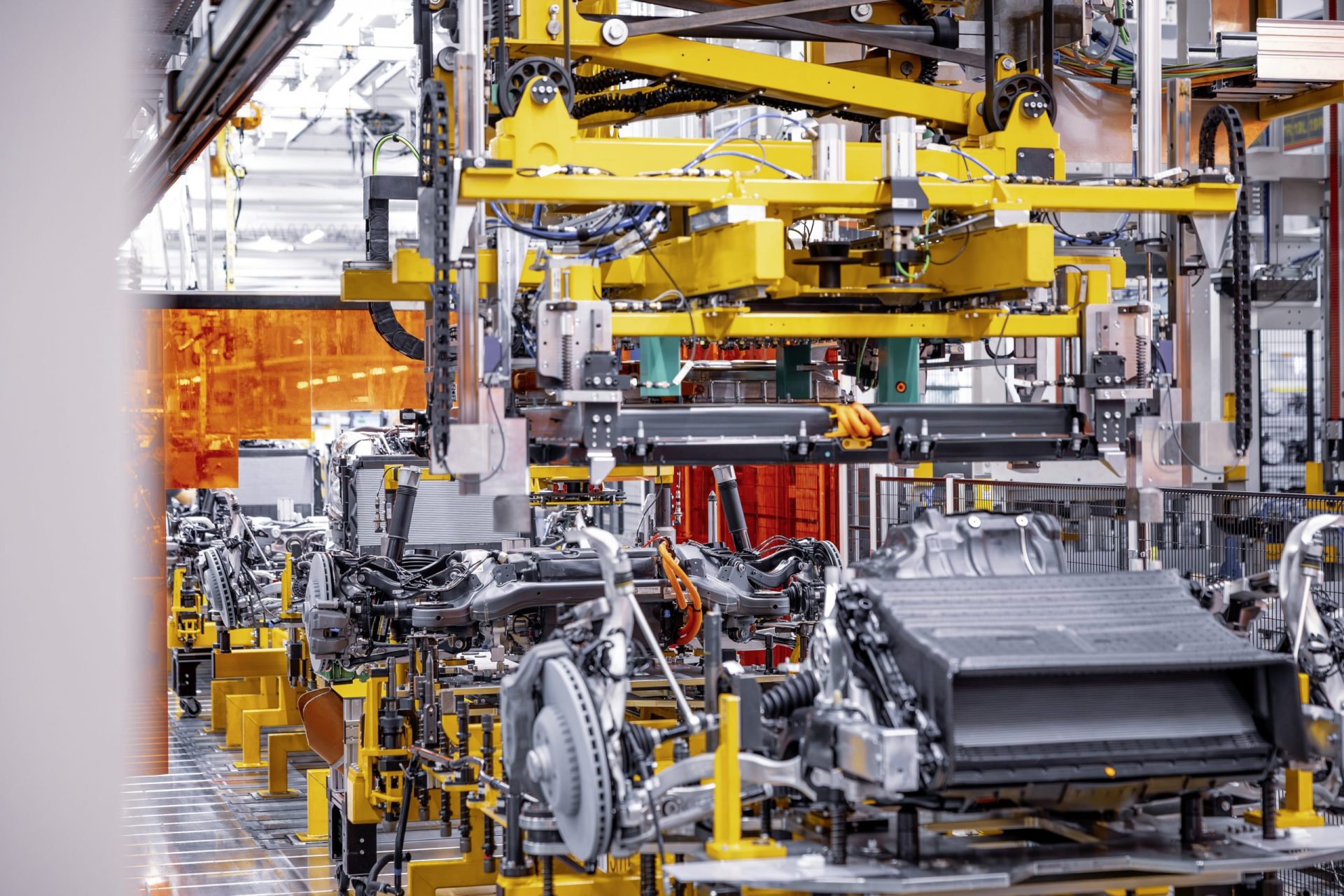 Prima fabrică auto complet robotizată, posibil până în 2030