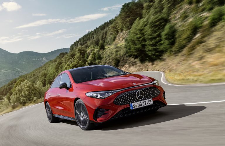 Mercedes, BMW și Volkswagen au o problemă serioasă în China: noile lor electrice nu reușesc să convingă clienții