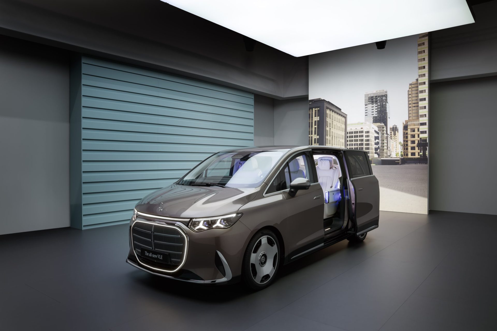Mercedes-Benz intră într-o nouă eră a monovolumelor premium cu Noul VLE
