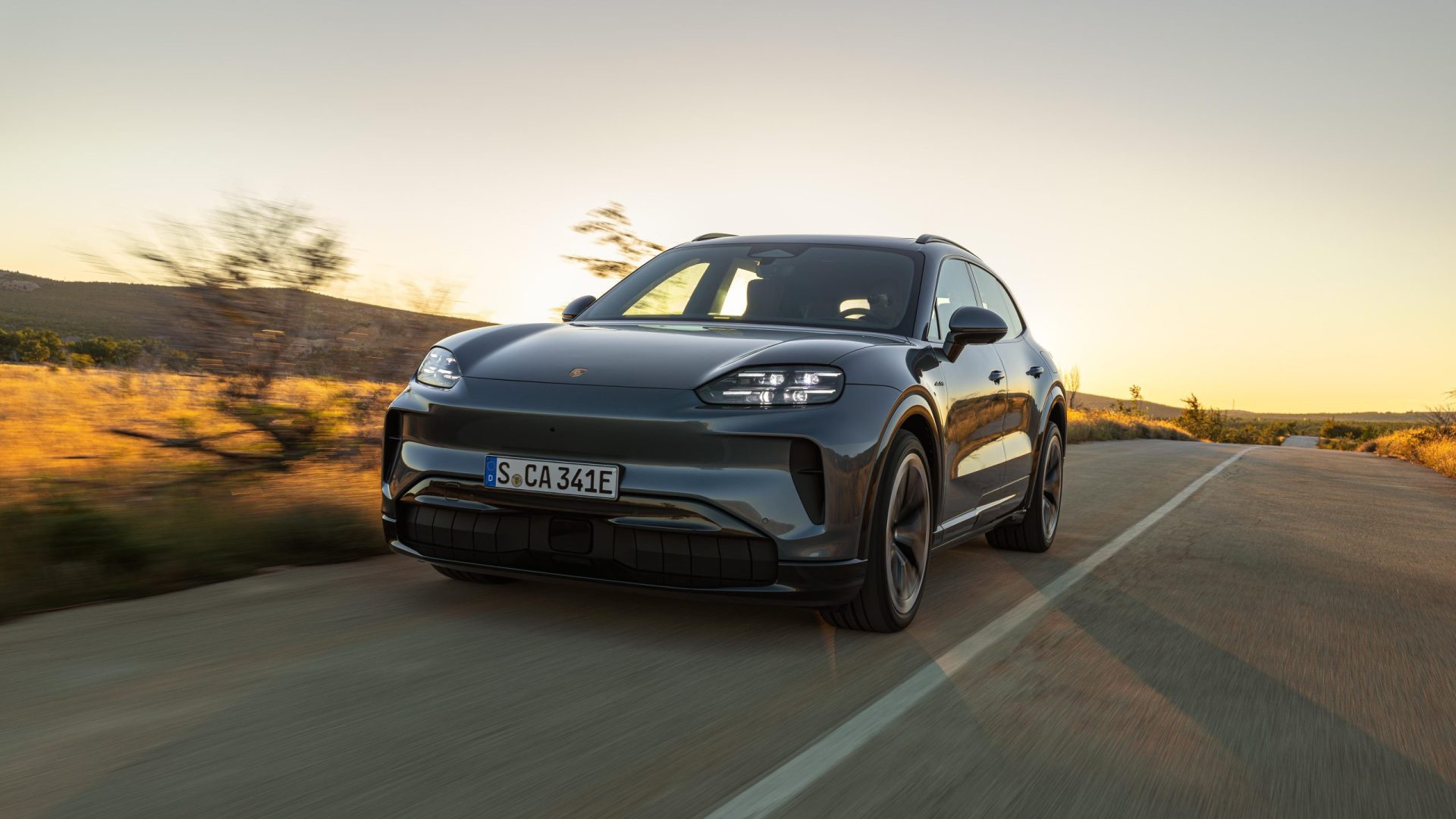 De ce Porsche merge pe un drum diferit cu Cayenne Electric