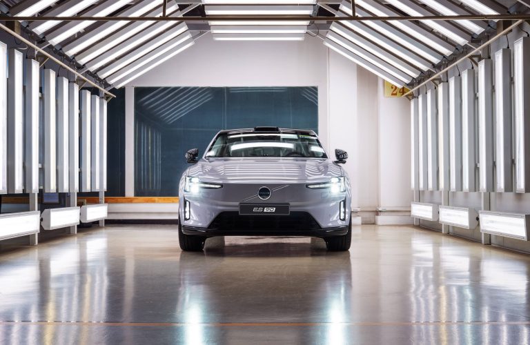Volvo ES90 intră în producție pentru Europa