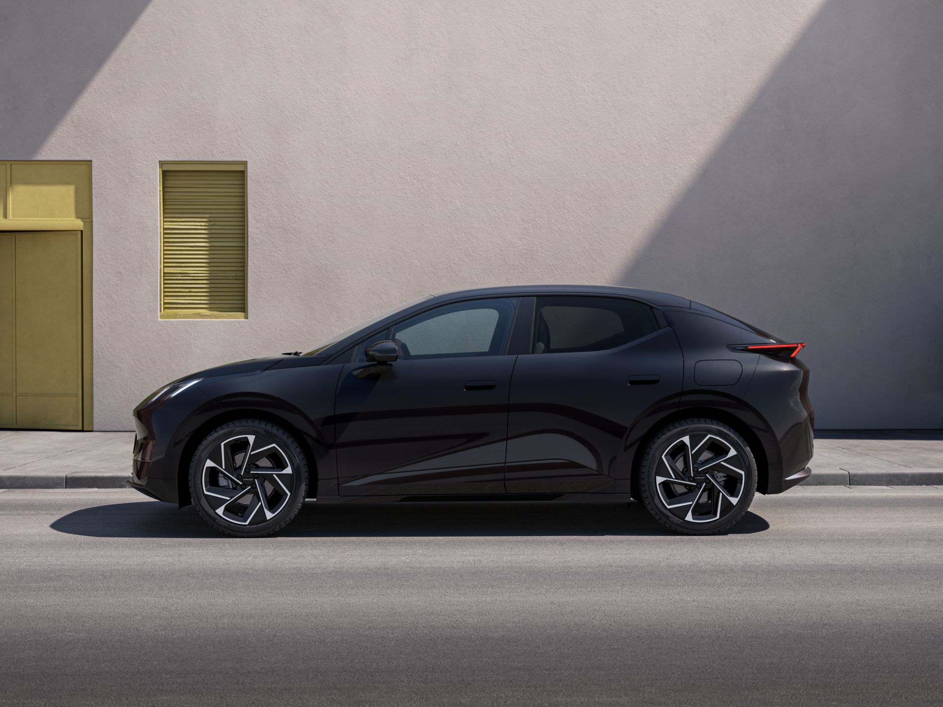 Lynk & Co prezintă versiunea MY2027 a modelului electric 02