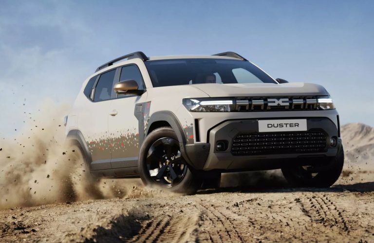 Dacia Duster Spirit of Sand: ediție limitată cu ADN de Dakar, tehnologie hibrid-GPL și tracțiune integrală