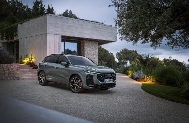 Noul Audi Q3 (nu) renunță la maneta de semnalizare!