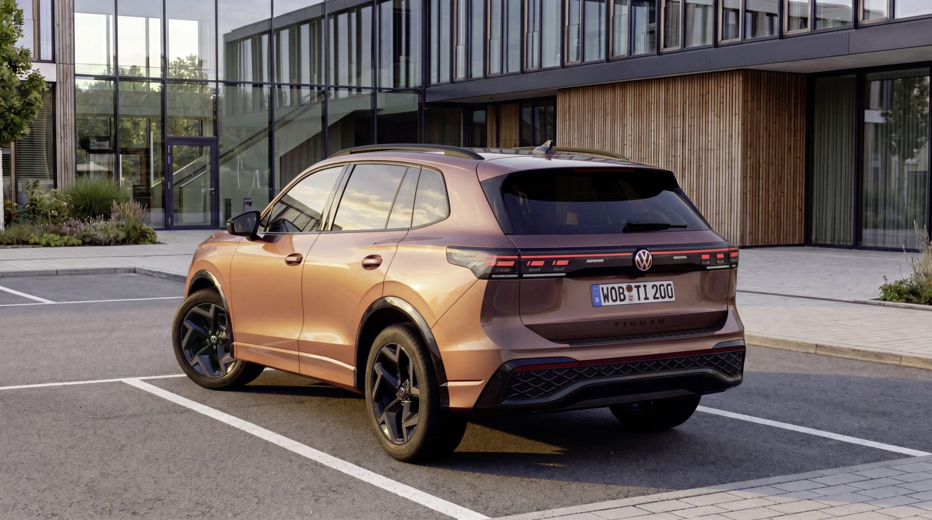 Volkswagen sărbătorește 20 de ani de Tiguan cu ediția specială EDITION 20
