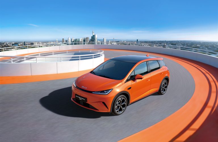 BYD Dolphin G DM‑i ajunge în România: un nou jucător electrificat intră în scenă