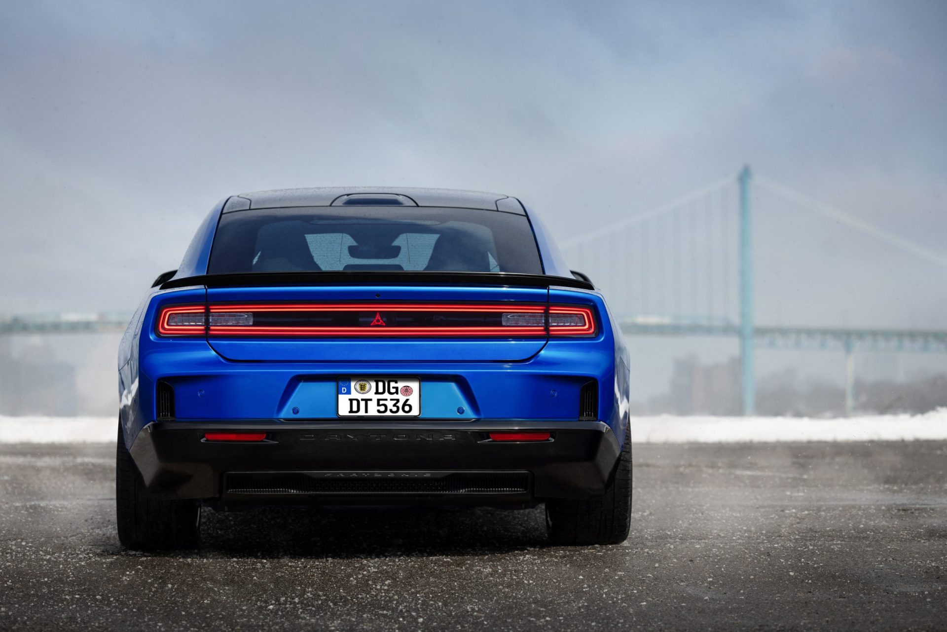 Dodge deschide comenzile pentru noul Charger în Europa. Legendarul muscle car poate fi comandat atât în versiune electrică, cât și cu motor pe benzină