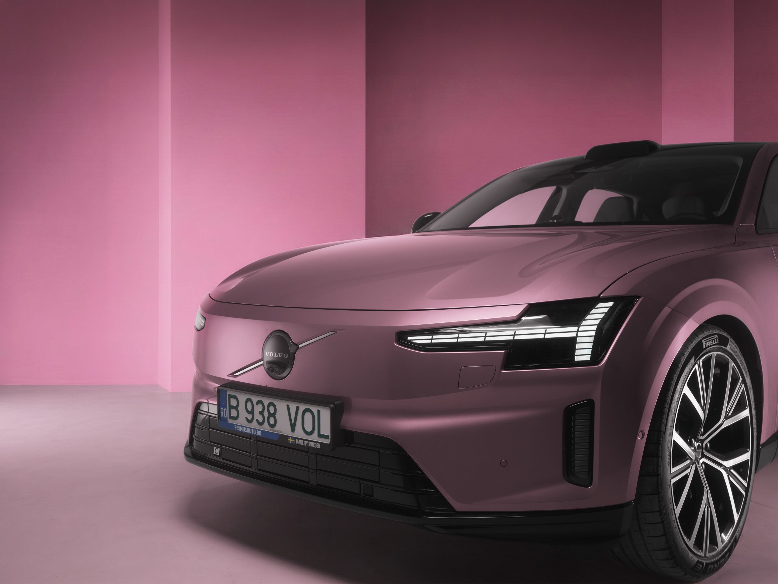 Noul Volvo ES90 și cele 5 sisteme de siguranță cu care suedezii au schimbat lumea auto