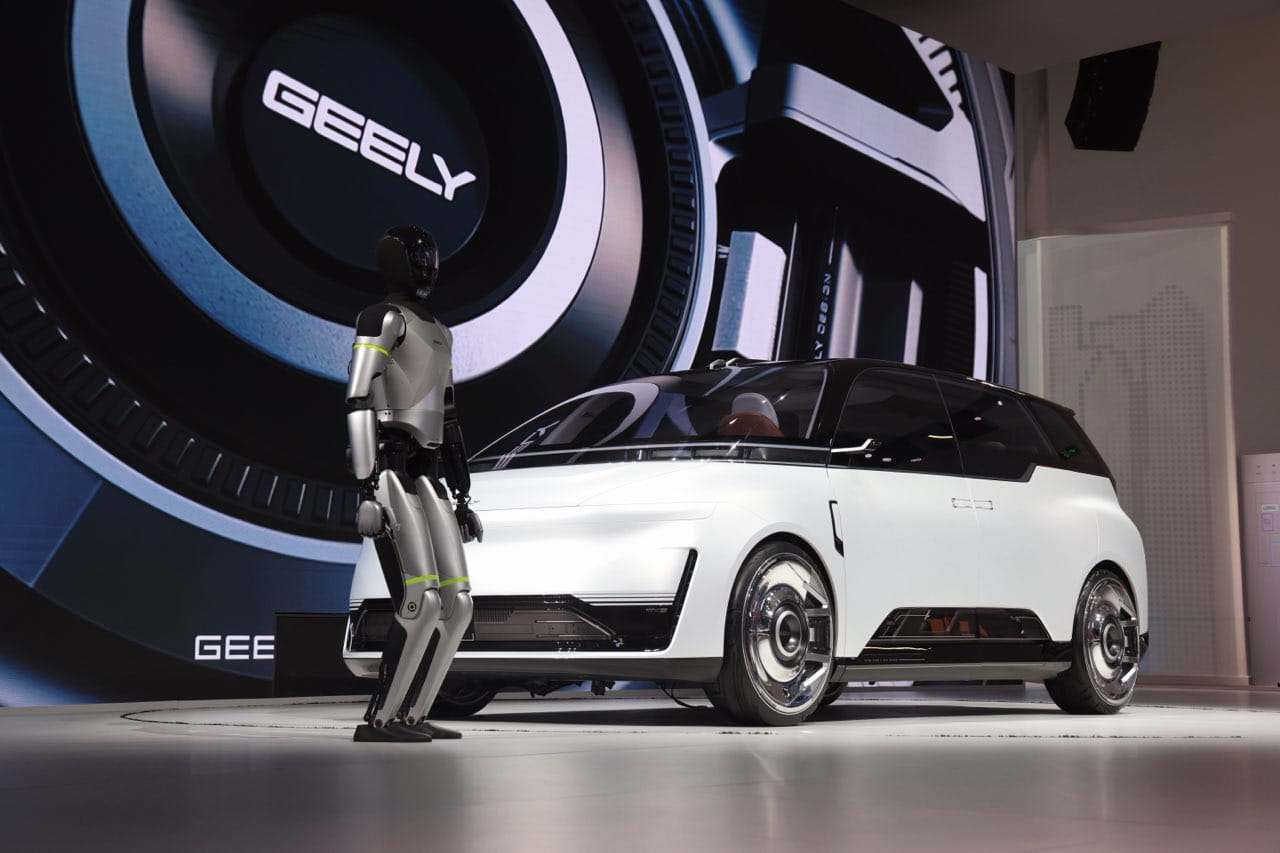 Geely mizează pe inteligența artificială și mobilitatea autonomă: ecosistemul „Full Domain AI 2.0”, vedeta Auto China 2026