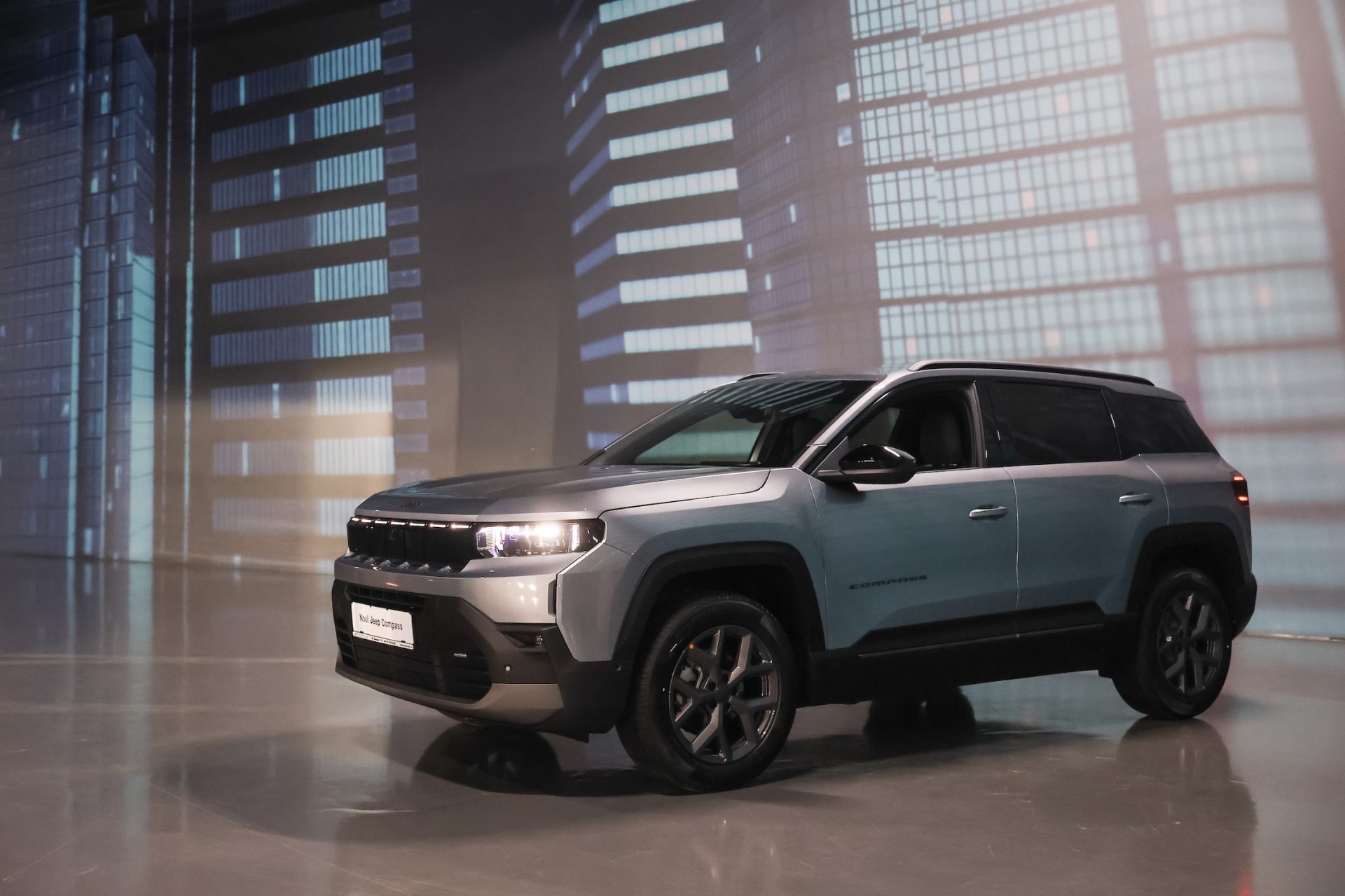 Noul Jeep Compass a ajuns în România: electrificare, tehnologie și ADN off-road într-o nouă generație