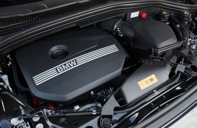 Mercedes ar putea împrumuta motoare de la BMW