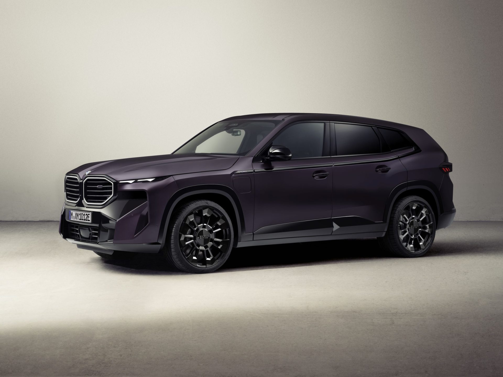 BMW XM, tot mai aproape de final? Vânzările slabe pun sub semnul întrebării viitorul SUV-ului de performanță