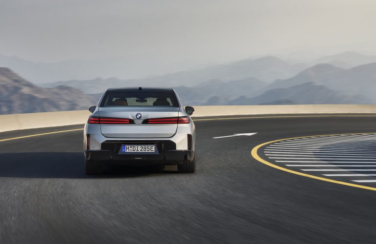 Tarifele SUA cresc la 25%: industria auto europeană riscă pierderi de miliarde
