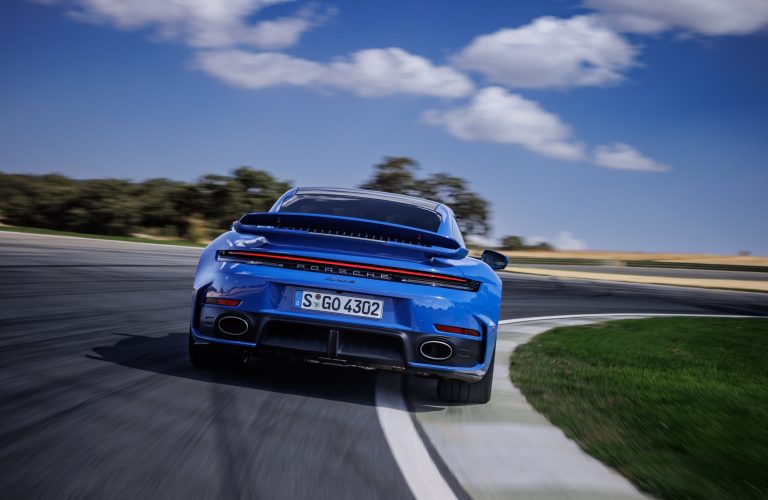 Porsche în criză: Cum a ajuns gigantul auto premium să piardă miliarde și să își regândească viitorul