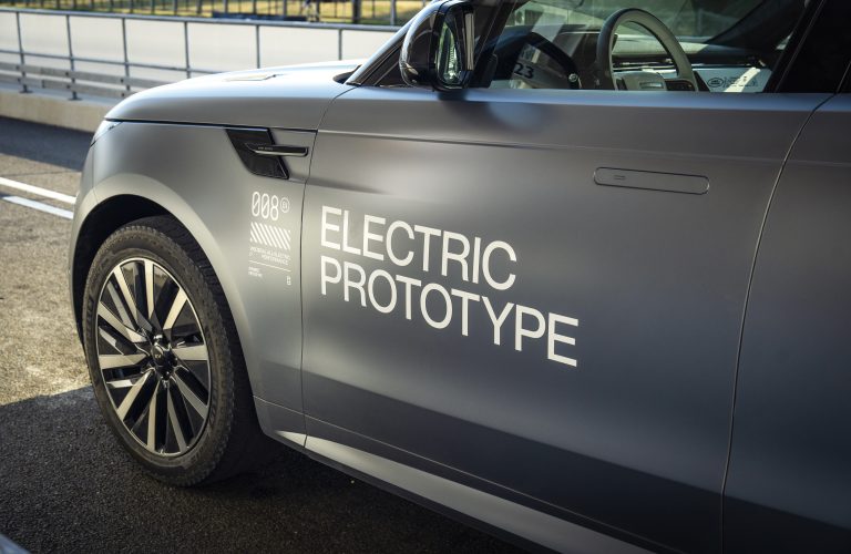 Range Rover Sport devine electric. Noul SUV de performanță va debuta până la finalul anului