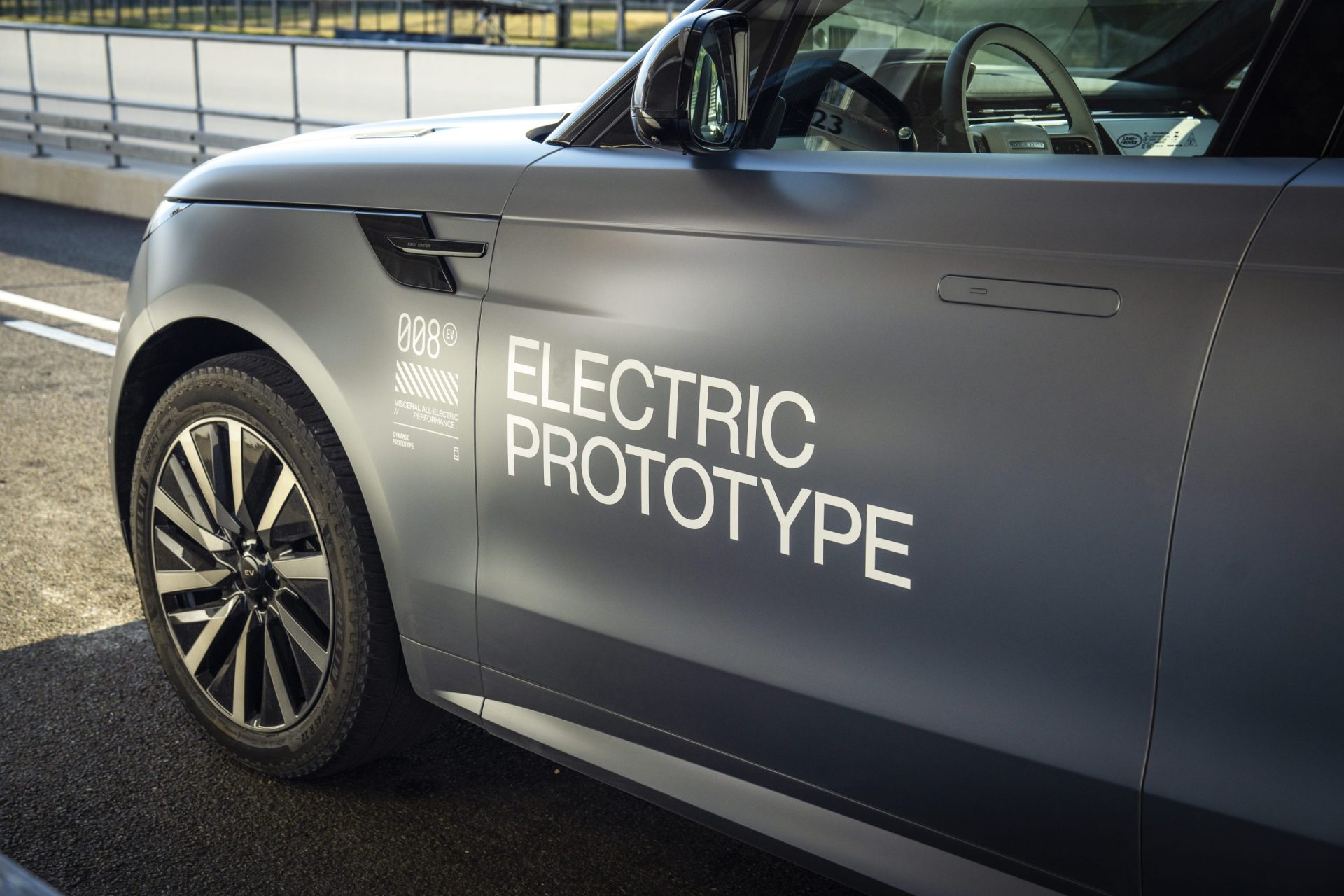Range Rover Sport devine electric. Noul SUV de performanță va debuta până la finalul anului
