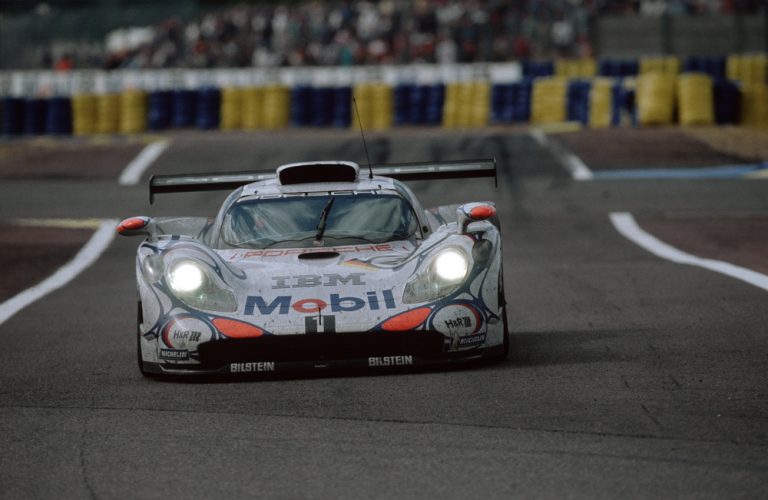 Porsche aniversează 50 de ani de la prima sa victorie la general din Le Mans.