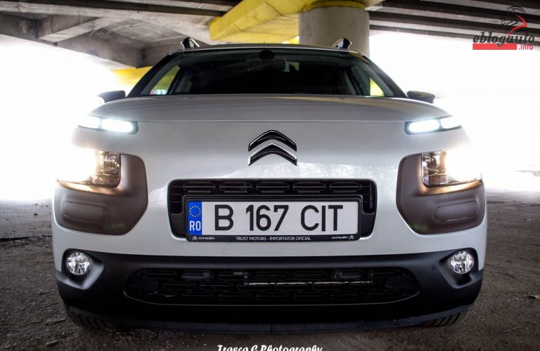 Test Drive Citroen C4 Cactus