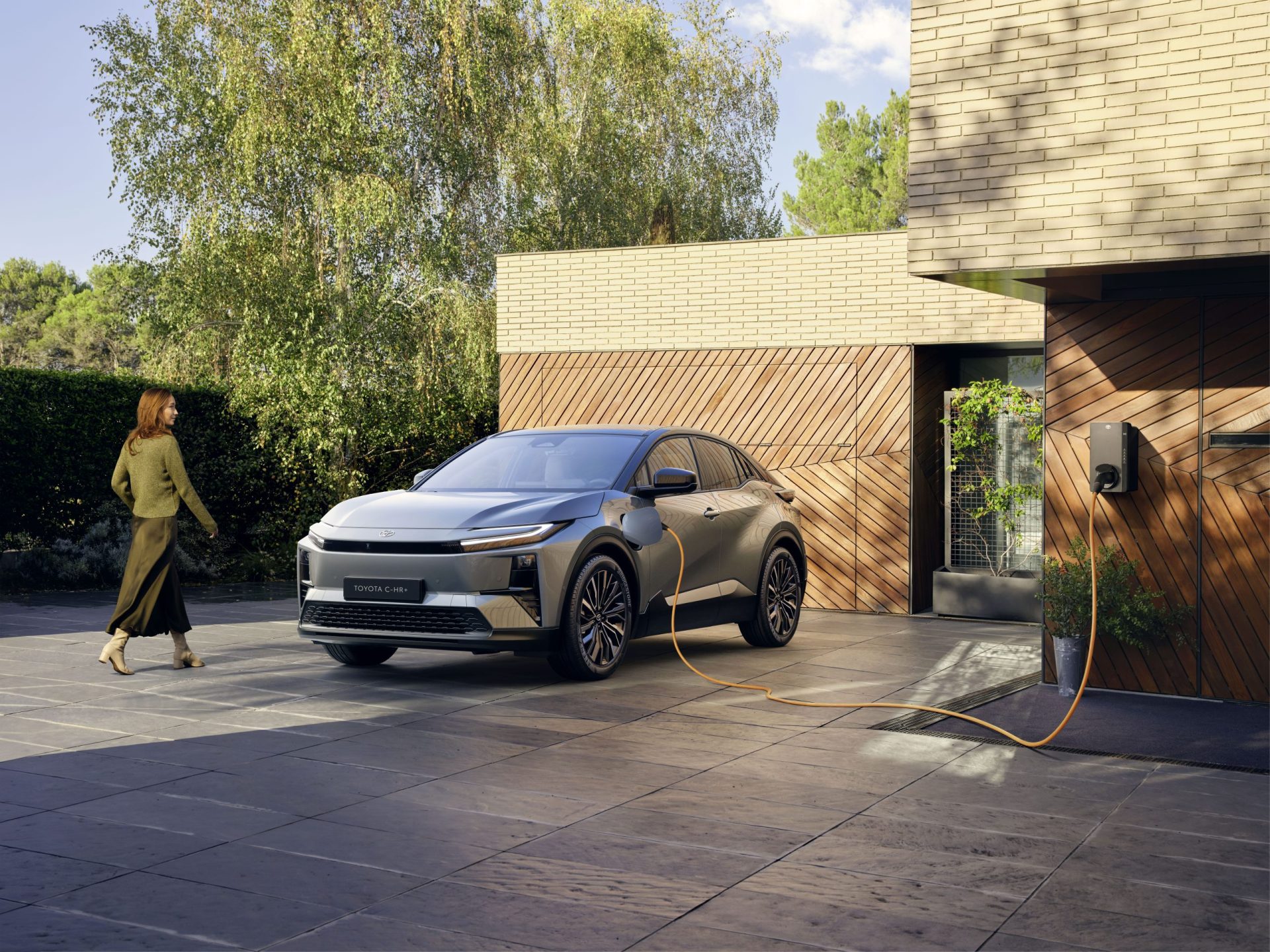Toyota și Uber lansează un parteneriat în Europa pentru a facilita accesul șoferilor la vehicule electrificate