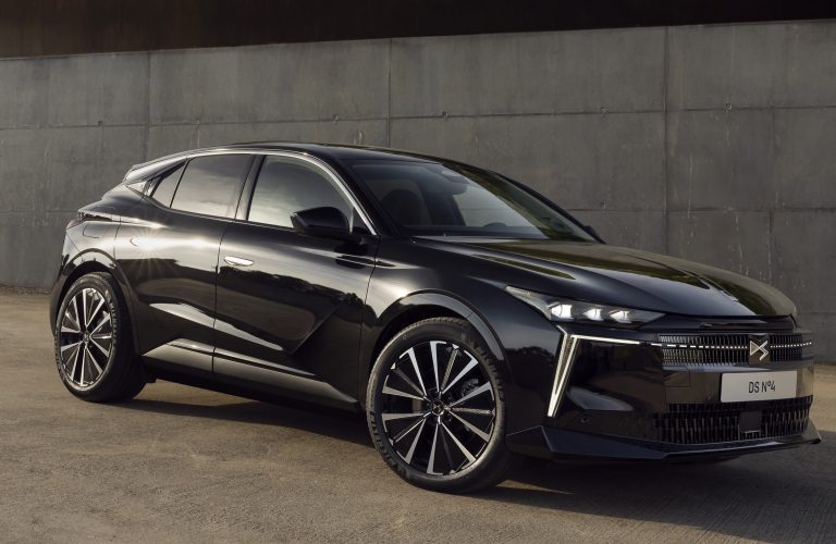 DS N°4 disponibil acum în România