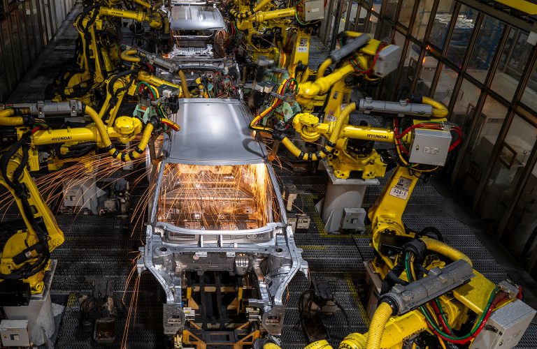 KIA: Producția de electrice în Europa începe cu EV4