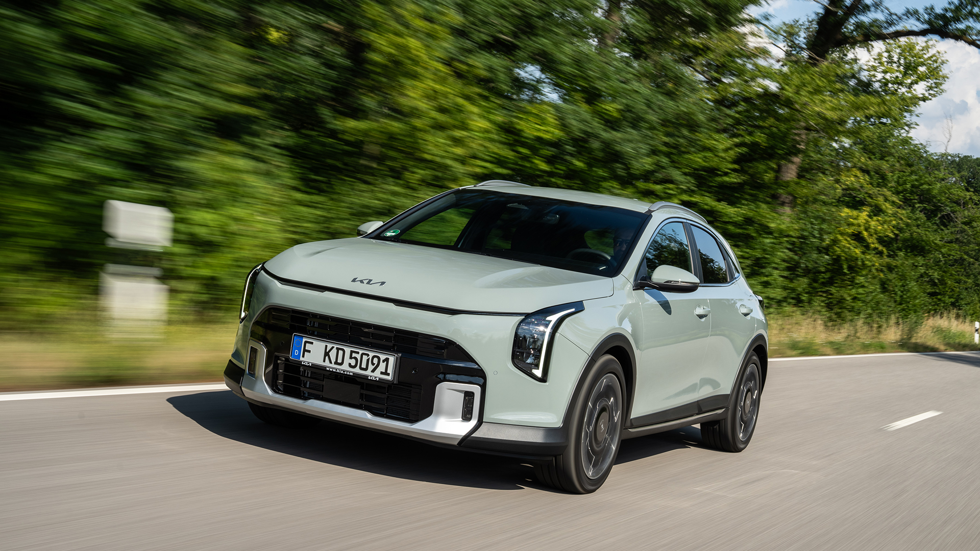 Kia XCeed primește un facelift important: design revizuit, două ecrane de 12,3 inch și sisteme de siguranță mai avansate