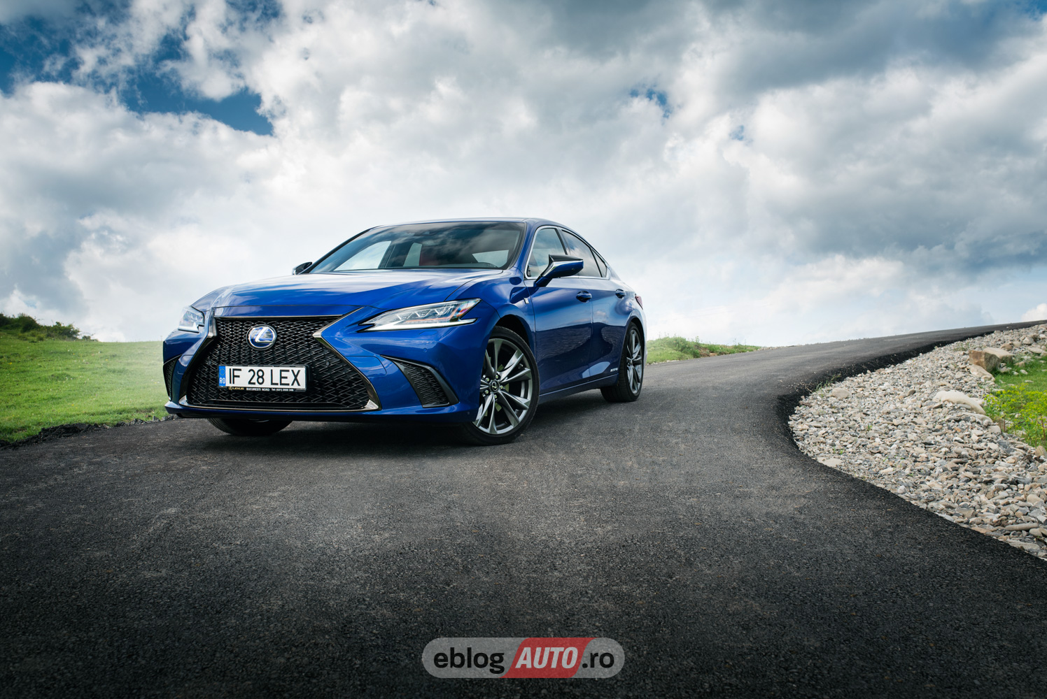 Test Drive Lexus ES 300h 2019 [VIDEO]