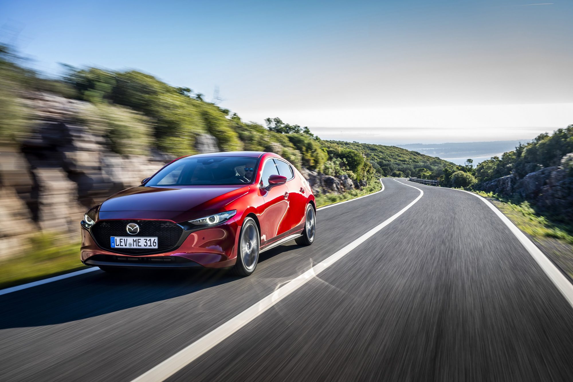 Noua Mazda 3 a ajuns în România