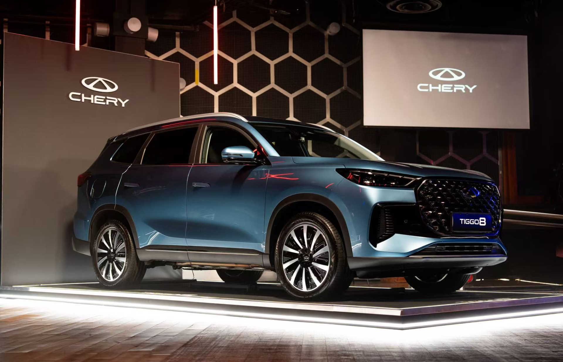 Piața auto din România frânează puternic în iulie. Înmatriculările de mașini noi au scăzut cu 28%, dar electricele și plug-in hybrid cresc spectaculos